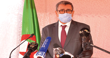 الوزير الأول ينوّه بتضامن الجزائريين ومجهودات الأطقم الطبية و يعلن من وهران : تمديــــد الحجــر الصحـي إلى نهاية مـاي 