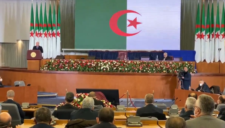شدد على ضرورة تصحيح صورة الجزائر:    الـوزير الأول يدعـو لاستنفـار دبلـومـاسي لاستعــادة الأمــوال المنهــوبة