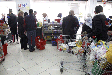 الفدرالية الجزائرية للمستهلكين تطمئن: المنتوجات متوفرة في رمضان ولا داعي للّهفة والتخزين