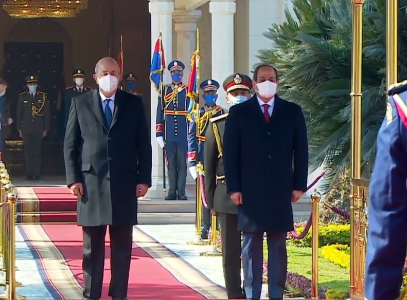 رئيس الجمهورية يحظى باستقبال رسمي بقصر الاتحادية الرئاسي بالقاهرة