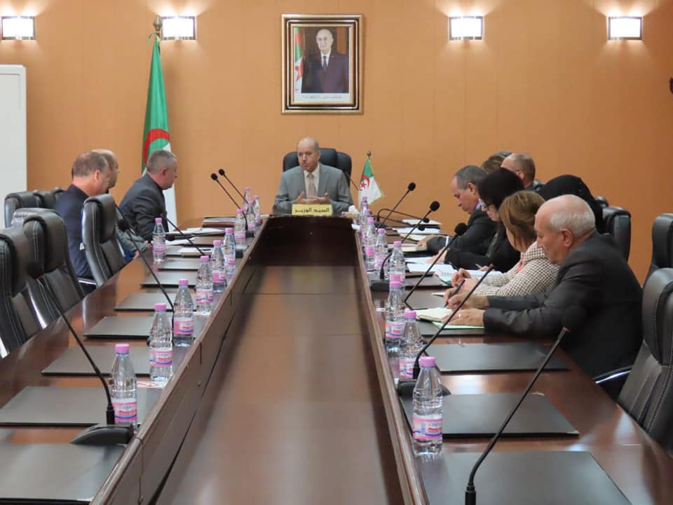 وزير الصحة يلتقي بالنقابة الوطنية الجزائرية للصيادلة الخواص 