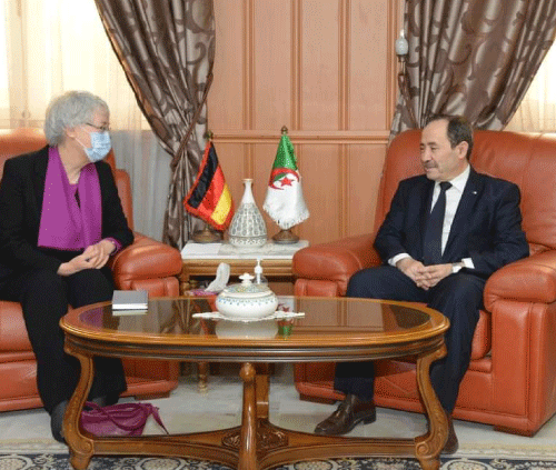 بموجب اتفاق بين وزارة التربية وسفارة ألمانيا بالجزائر: تمديد العمل بمبادرة دعم تدريس اللغة الألمانية بالجزائر