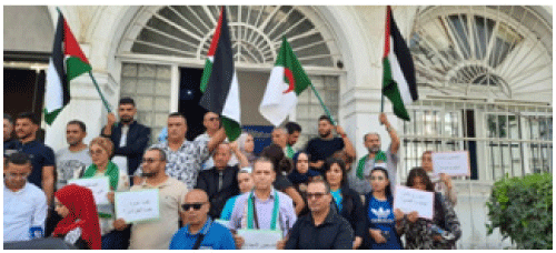 في وقفة تضامنية مع زملائهم الفلسطينيين: الصحافيــــــون الجزائريـــــــون  ينددون باستهداف الصهاينة للصحافـــــــــة لطمس الحقيقـــــــــــــة
