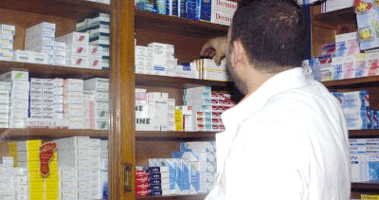 صيادلة يجلبونها من تونس: مرضى القلب و الضغط متخوفون بسبب ندرة الأدوية
